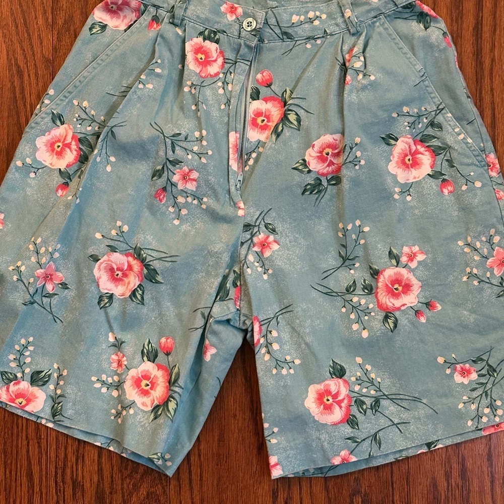 Jantzen Blue and Pink Bermuda Shorts Floral Pattern - Picture 3 of 7